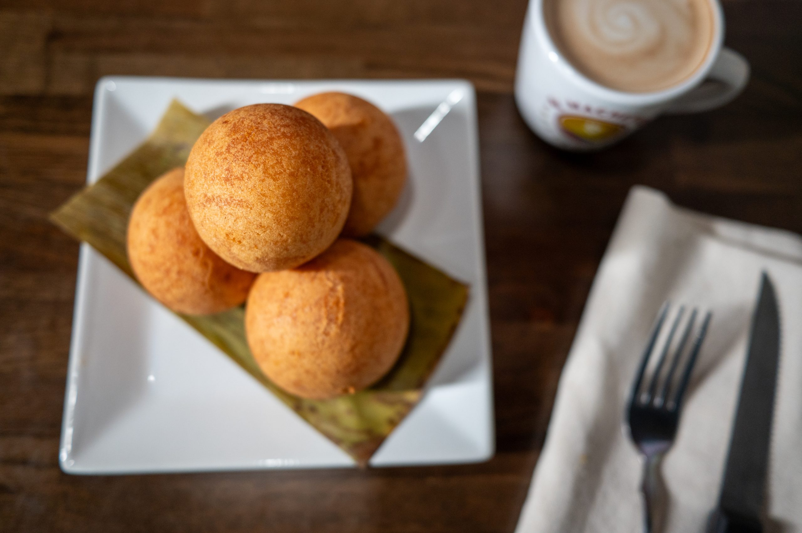 Colombian bu&ntilde;uelos