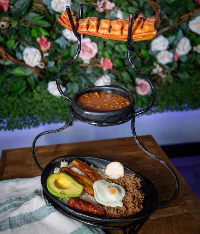 THREE TIER BANDEJA PAISA.jpgcas.jpgrfhrfd (1)